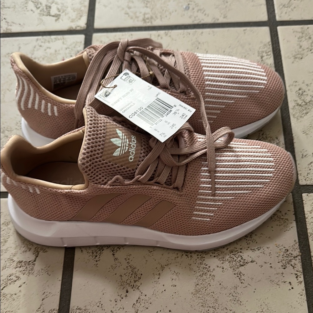 Adidas Women's Swift Run Sneakers Sneakers